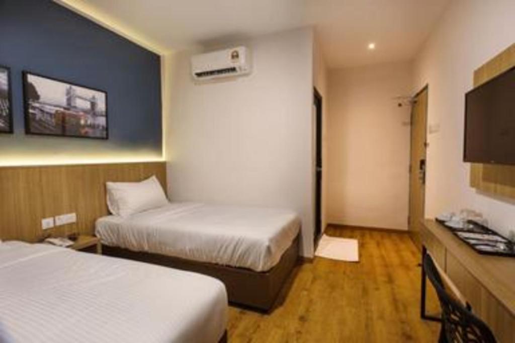 Hotel Insuna Джохор Бахру Екстериор снимка