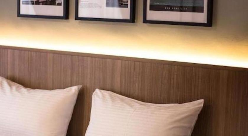 Hotel Insuna Джохор Бахру Екстериор снимка