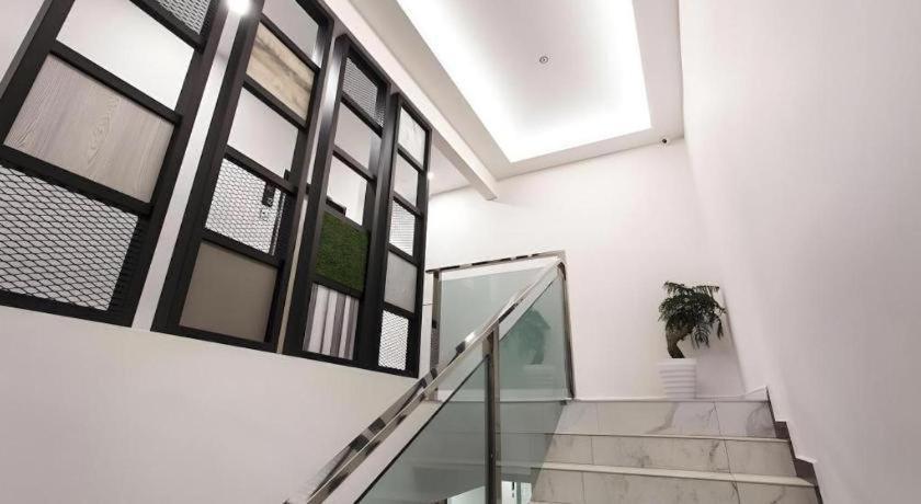 Hotel Insuna Джохор Бахру Екстериор снимка